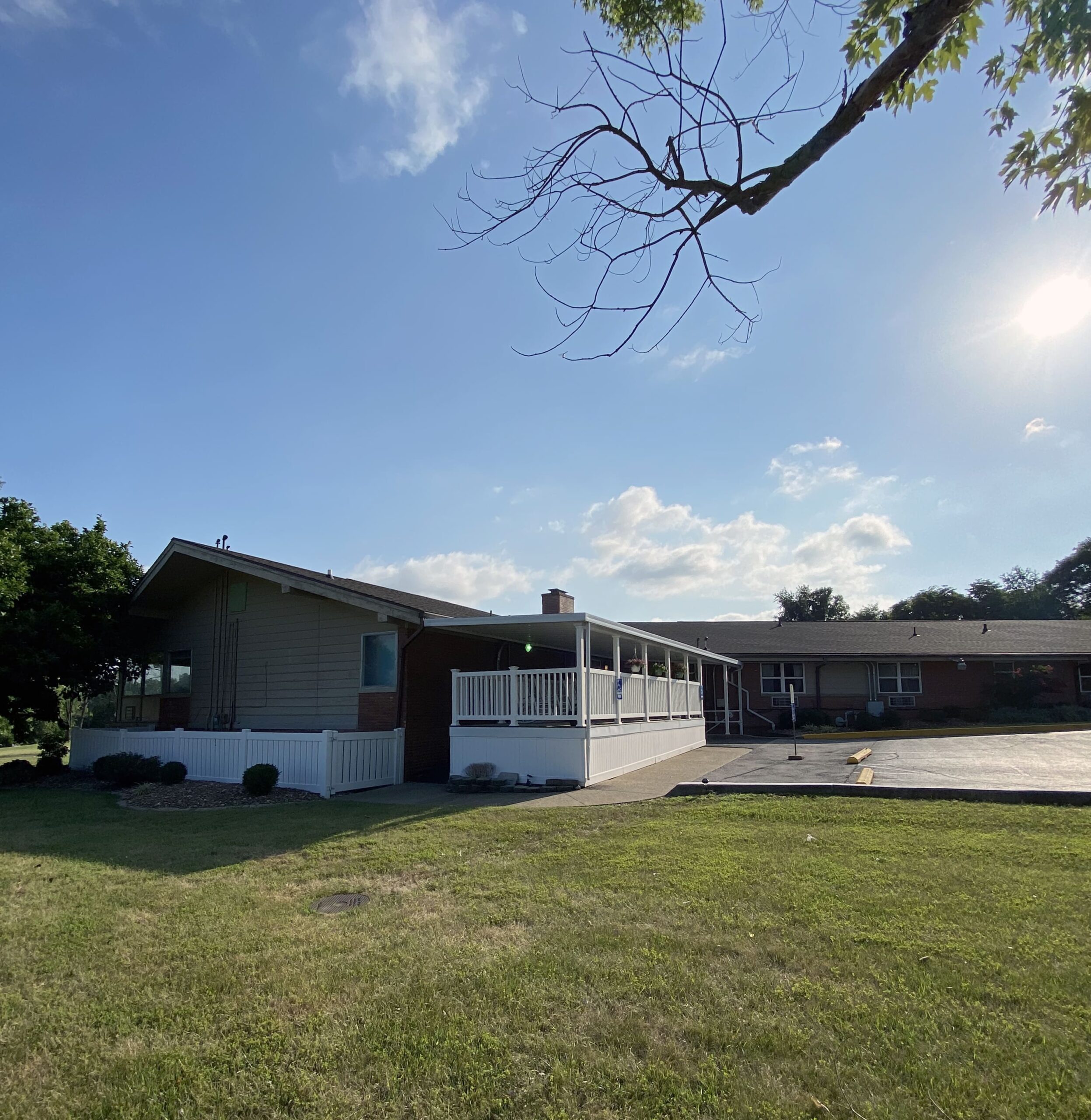 Brickyard Healthcare Lincoln Hills Care Center exterior lawn