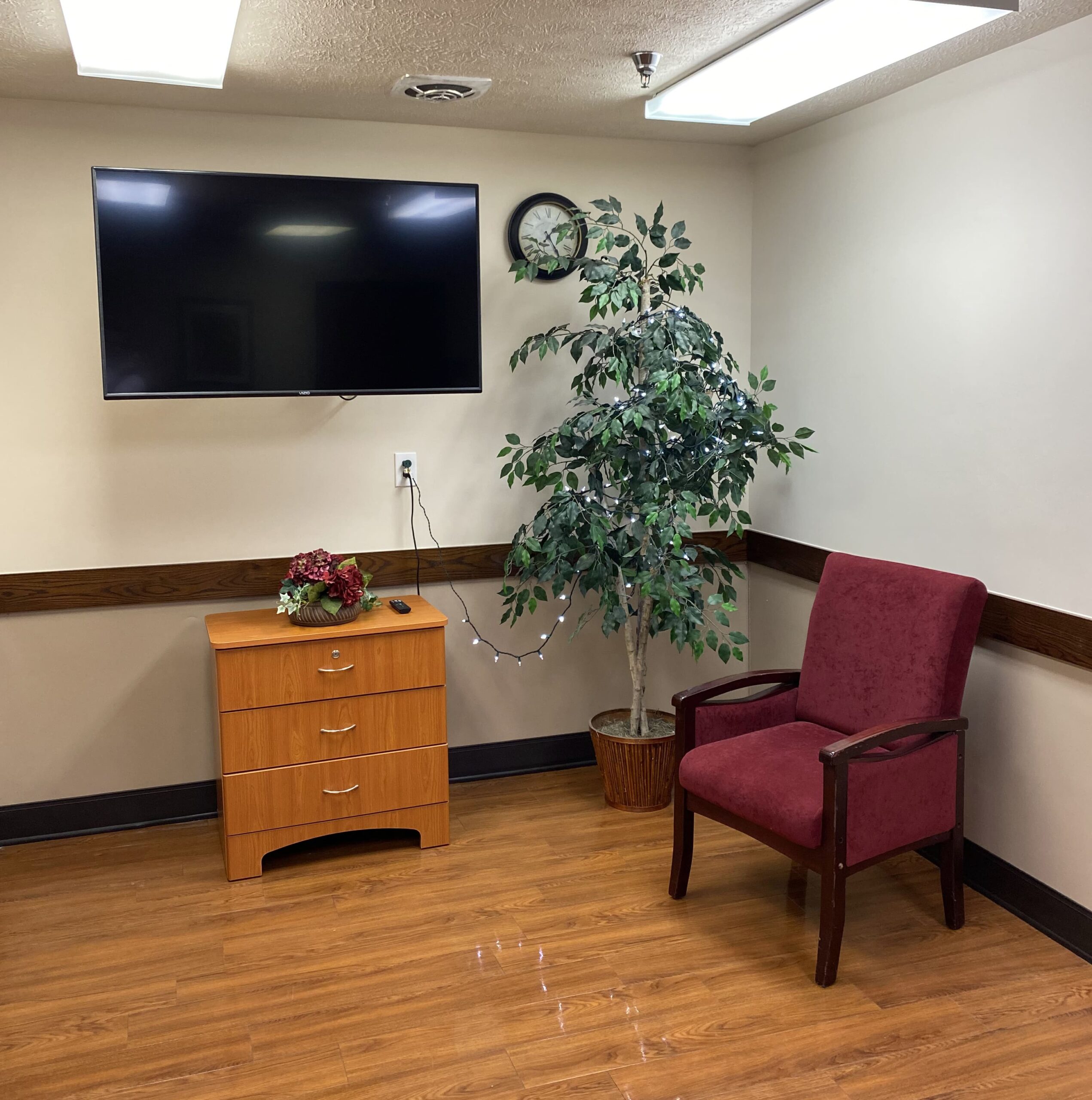Brickyard Healthcare Richmond Care Center sitting area with TV