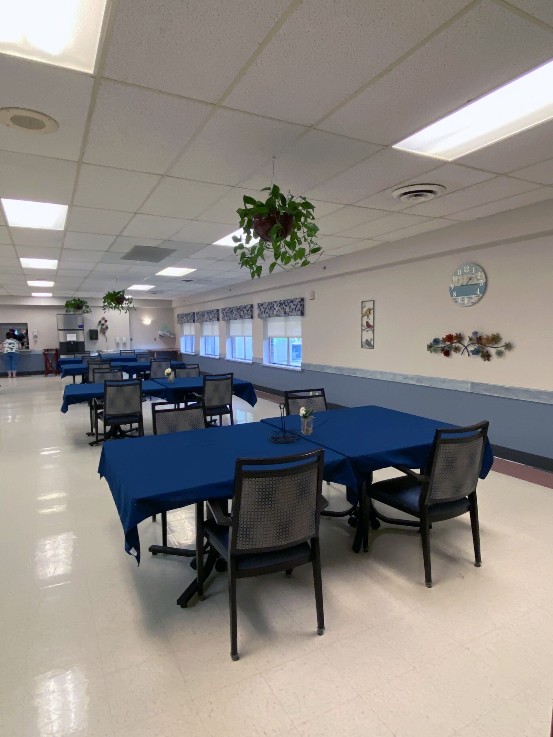 Brickyard Healthcare Sycamore Village Care Center dining area