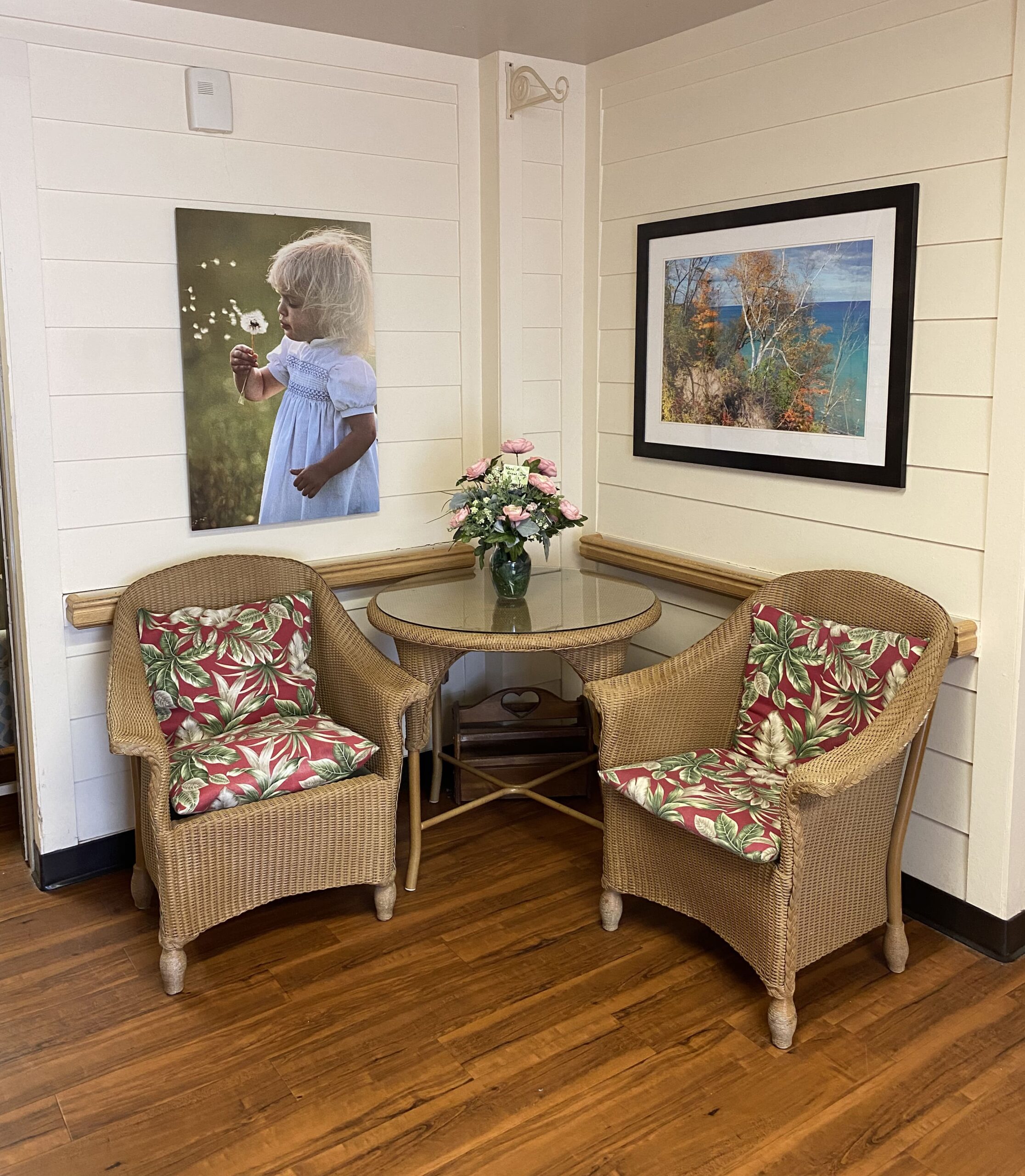 Brickyard Healthcare Woodlands Care Center interior sitting area