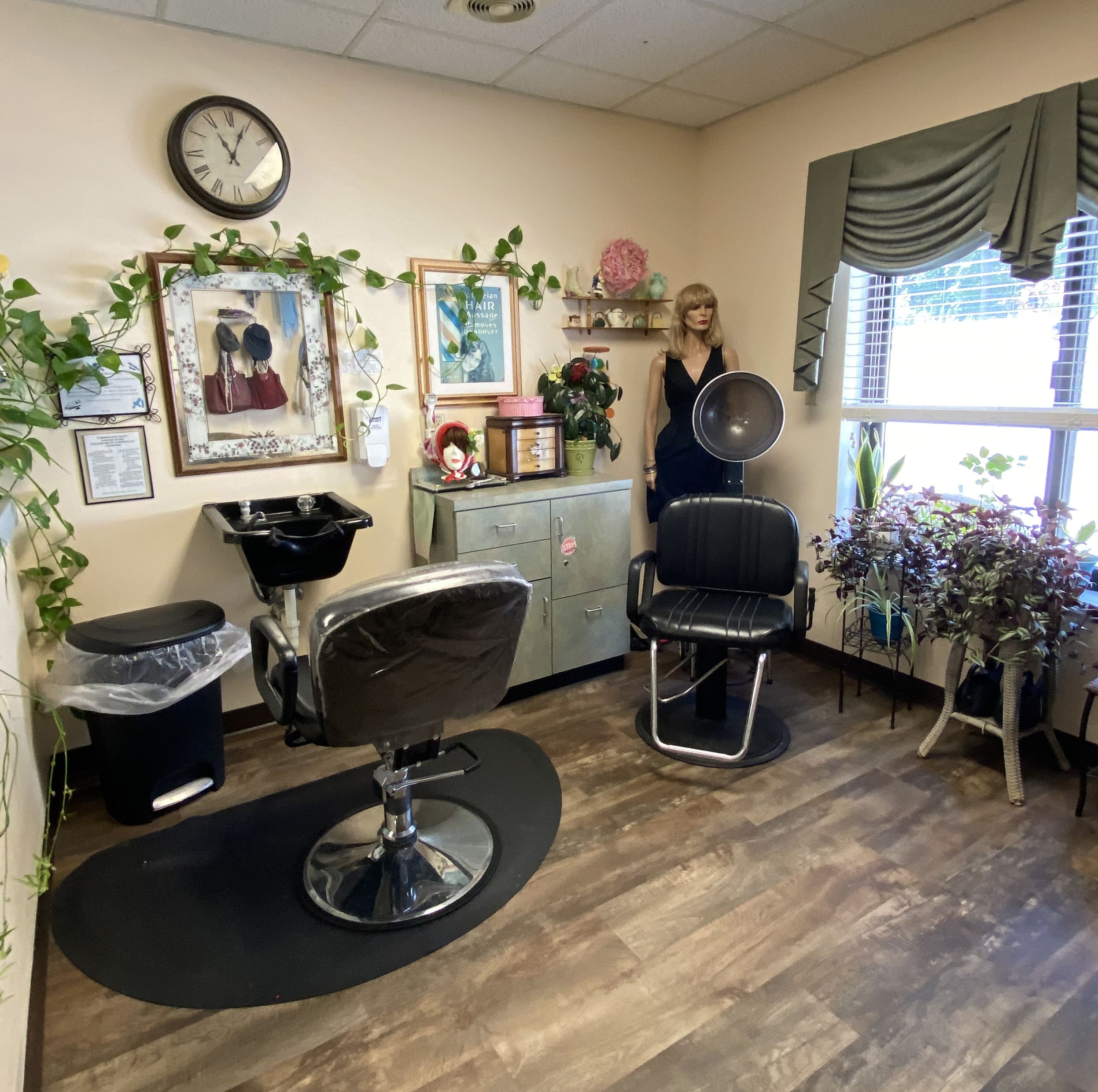 Brickyard Healthcare Woodlands Care Center salon with chairs and decor